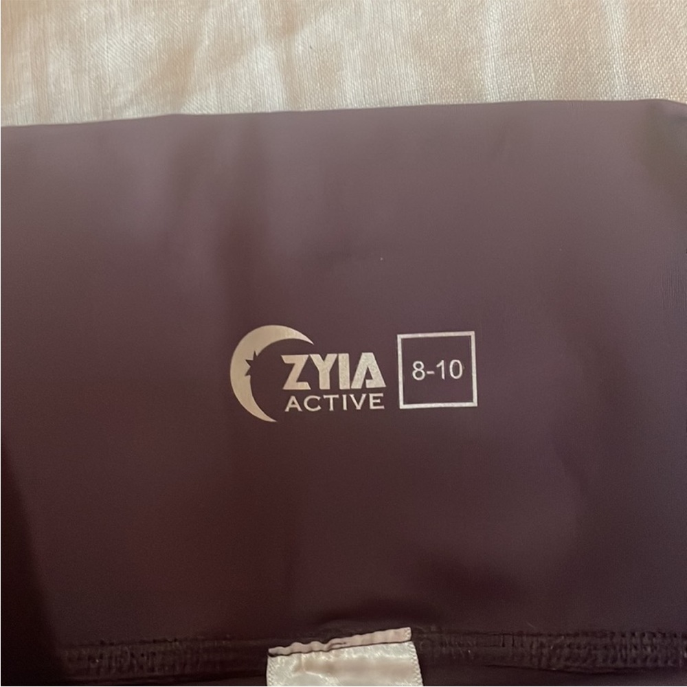 Zyia Wine Brilliant Pocket Hi-Rise Capri Leggings 20” sz 8-10 - Picture 6 of 6